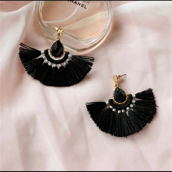 Jewelry - Boho Tassel Earring/Black